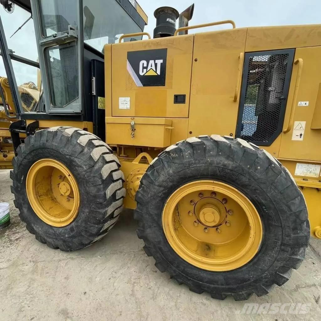 CAT 140K Motoniveladoras