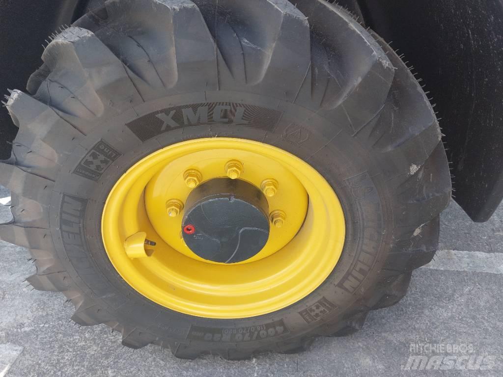Komatsu WA80M-8 Palas cargadoras