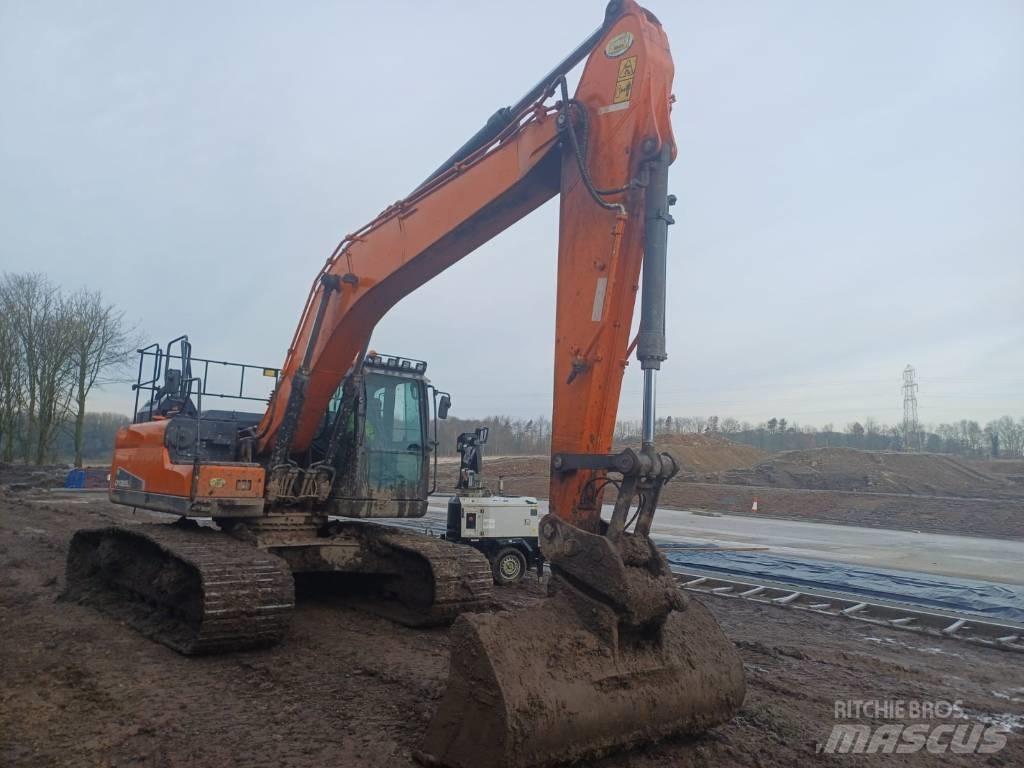 Doosan DX 225 LC-5 Excavadoras de cadenas