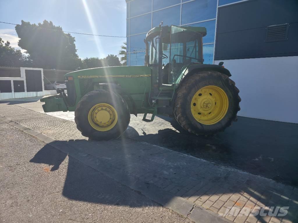 John Deere 8200 Tractores
