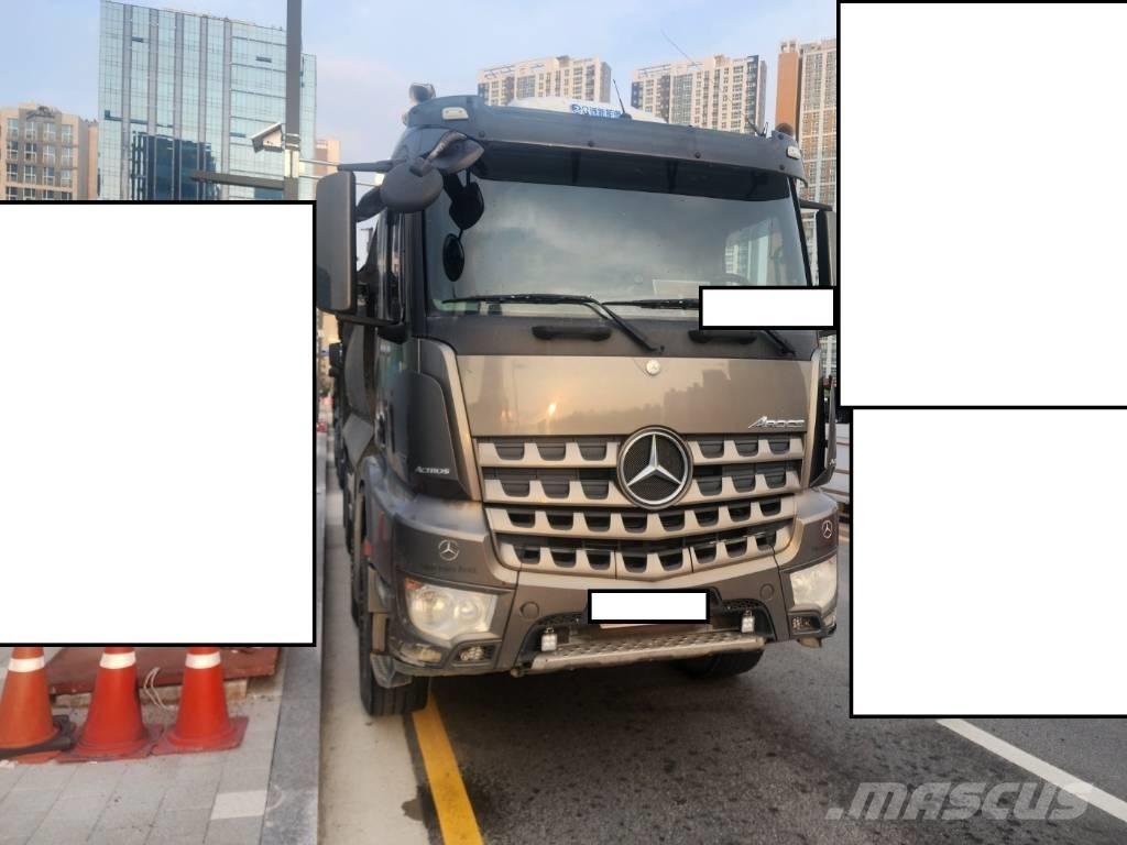 Mercedes-Benz 3951K Dúmpers de obra