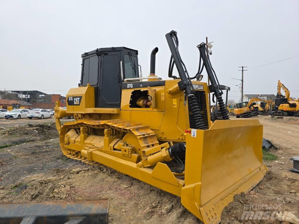 CAT D7G Buldozer sobre oruga