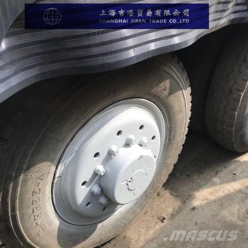 Sany STC1000 Grúas todo terreno