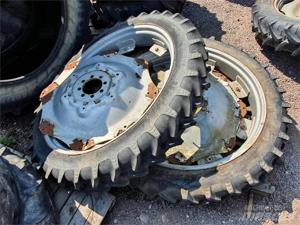BKT 230/95R44 x2 Neumáticos, ruedas y llantas