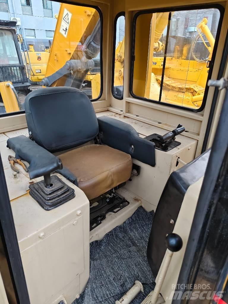 CAT D 5 M Buldozer sobre oruga