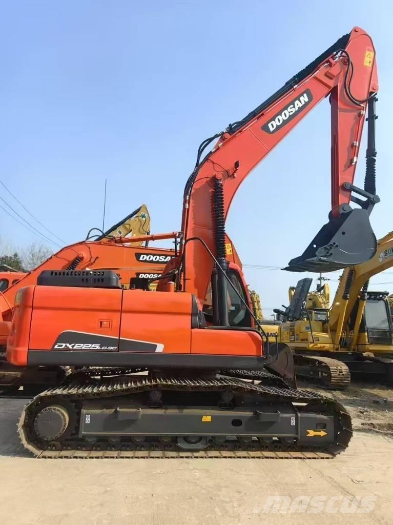 Doosan DX 225 LC Excavadoras de cadenas