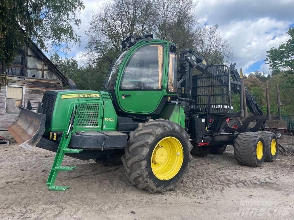 John Deere 1010 E Autocargadoras