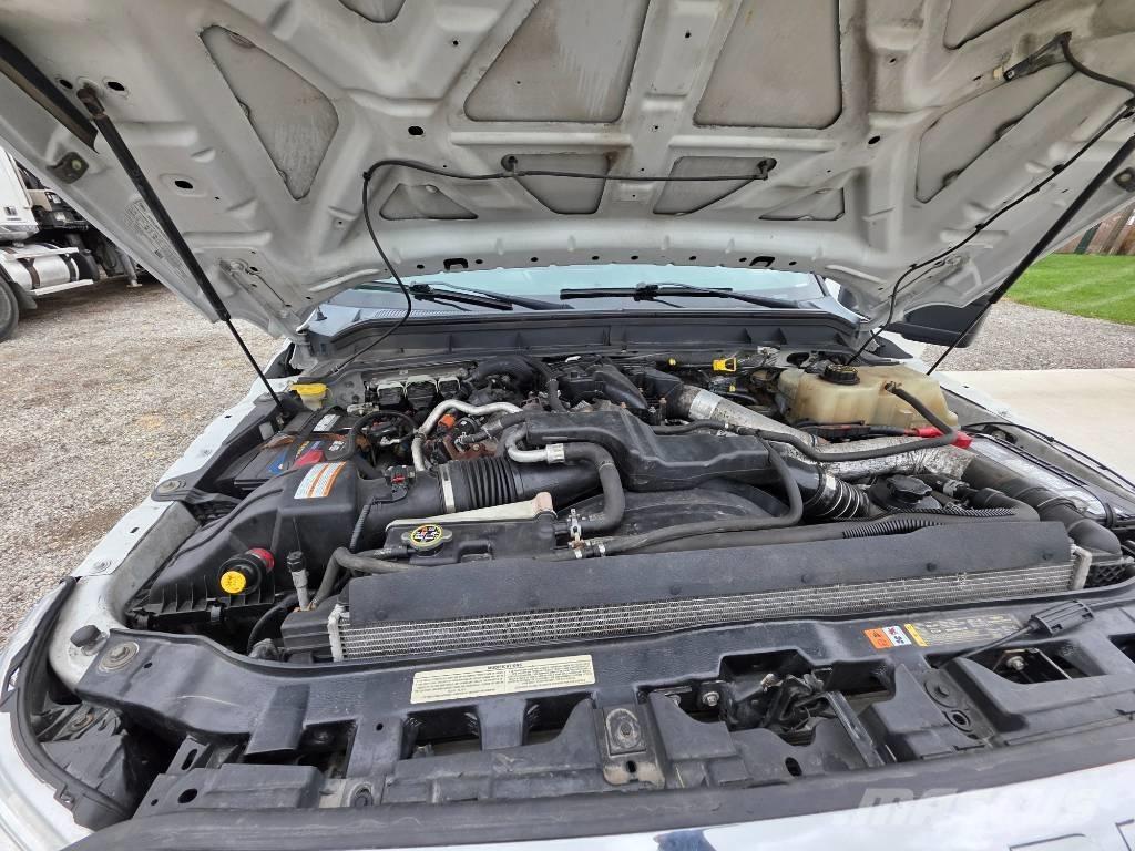 Ford F 550 Vehículos - Taller