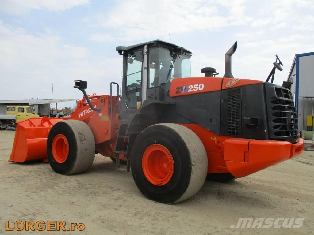 Hitachi ZW 250 Cargadoras sobre ruedas