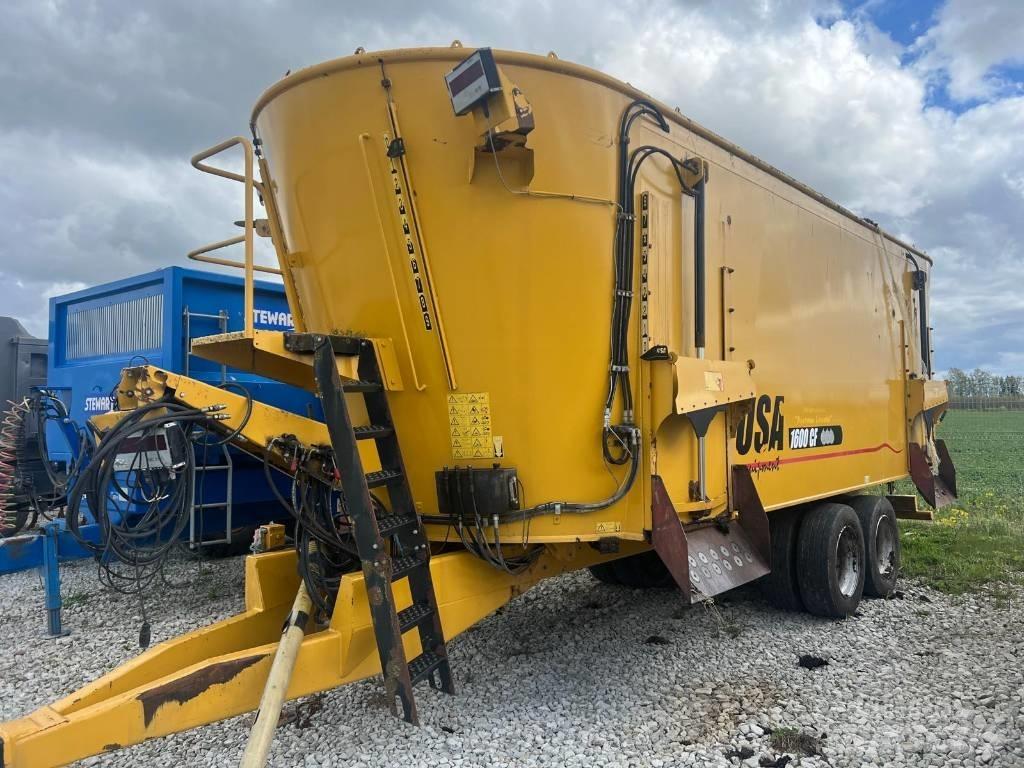Peecon 1600 CF Remolques de forraje