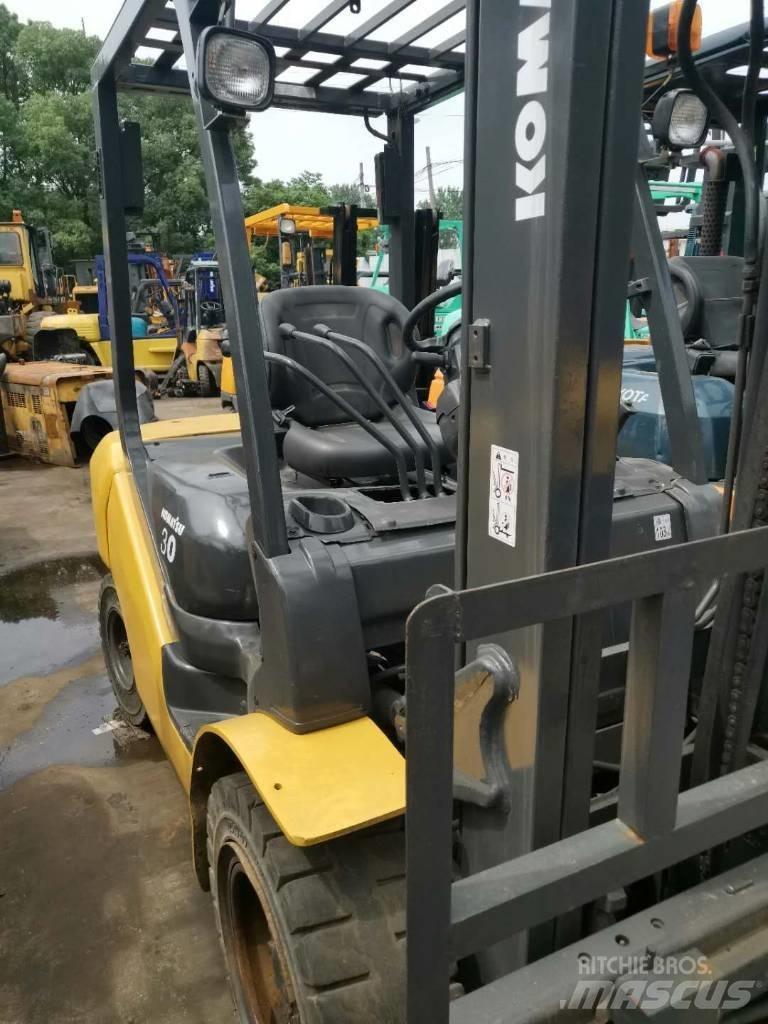 Komatsu 30 Carretillas telescópicas