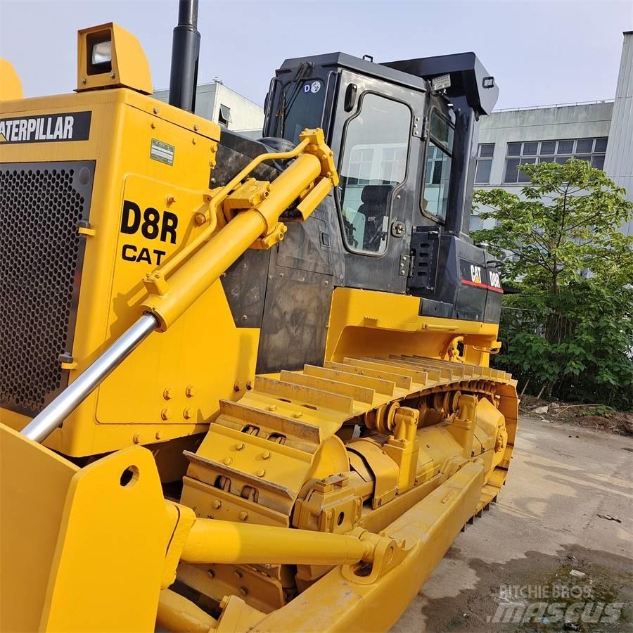 CAT D 8 R Buldozer sobre oruga