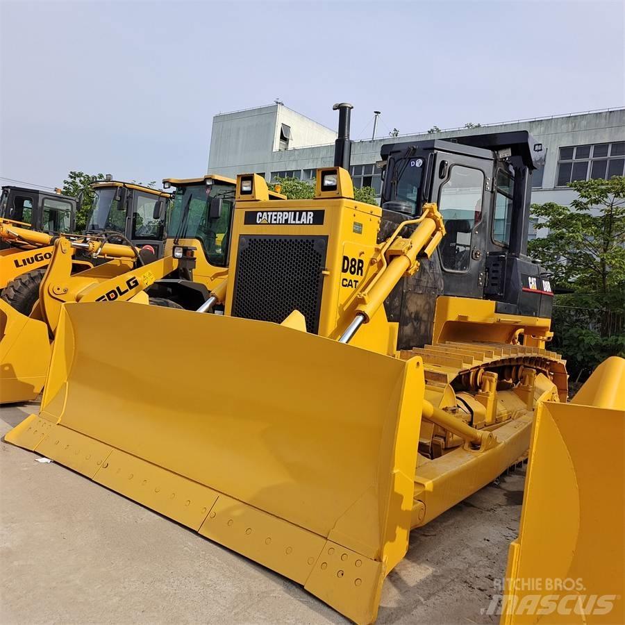 CAT D 8 R Buldozer sobre oruga