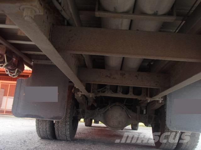 Hino 195 Camiones plataforma