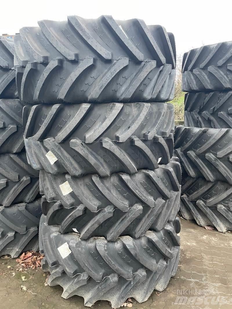 BKT IF 600/70R28 Neumáticos, ruedas y llantas