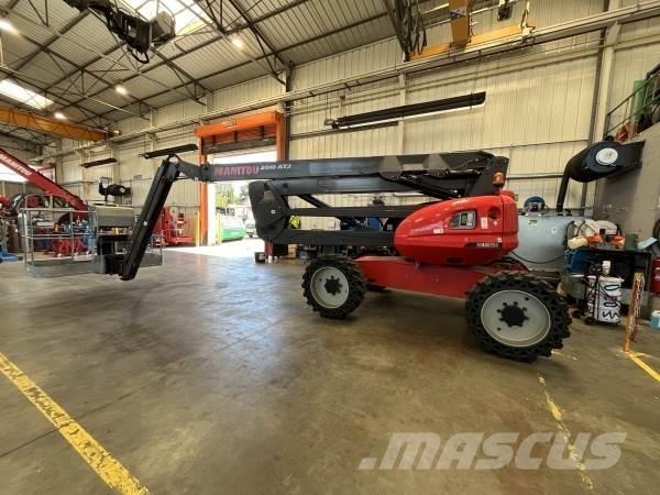 Manitou 200ATJ Plataforma de trabajo articulada