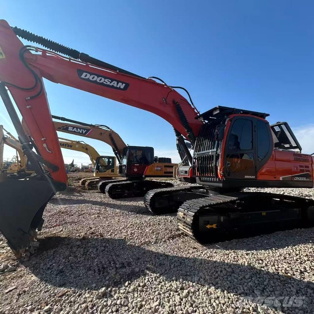 Doosan DX 225 LCA Excavadoras de cadenas