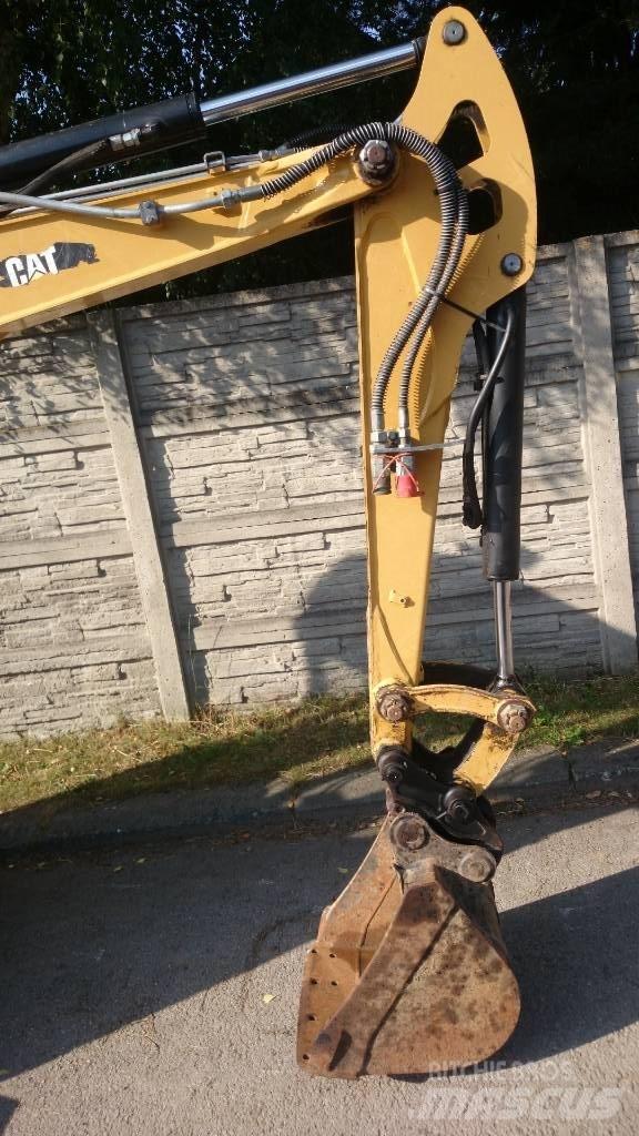 CAT 302.7 D Excavadoras 7t - 12t