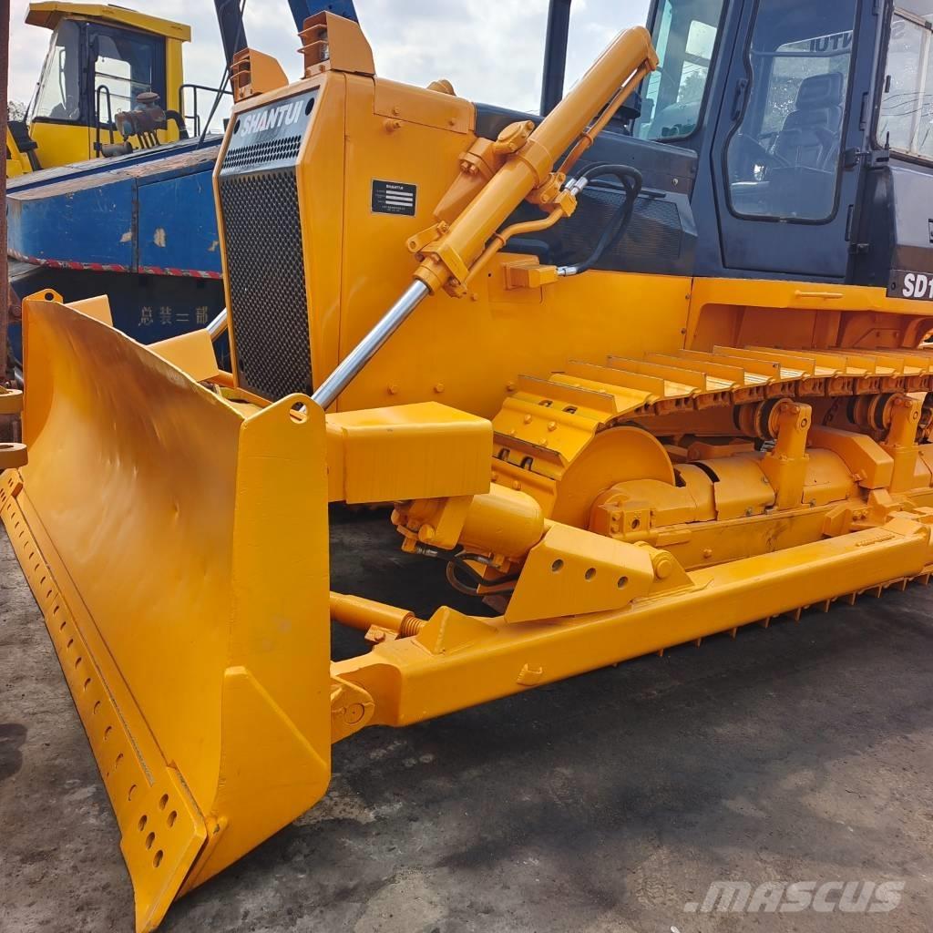 Shantui SD 22 Buldozer sobre oruga