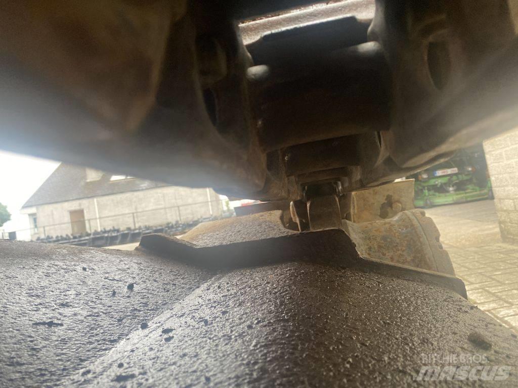 Hitachi EX 135 UR-5 Excavadoras de cadenas