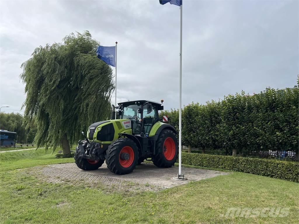 CLAAS Axion 830 Tractores