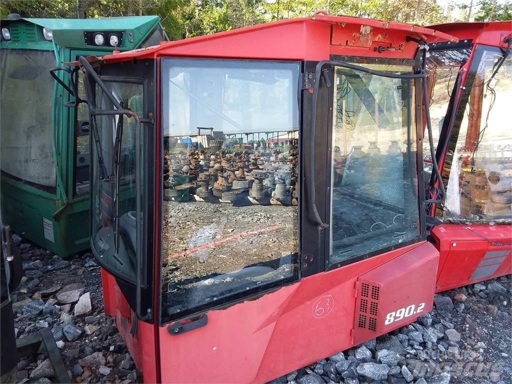 Valmet 890.2 Cabinas e interior