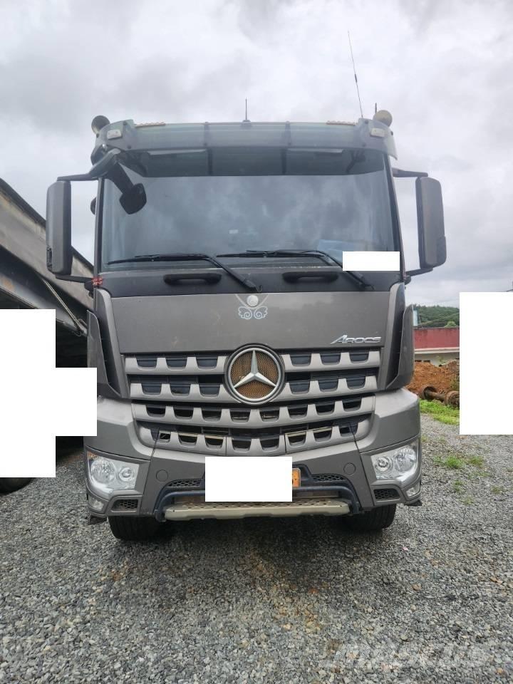 Mercedes-Benz 3951 Dúmpers de obra