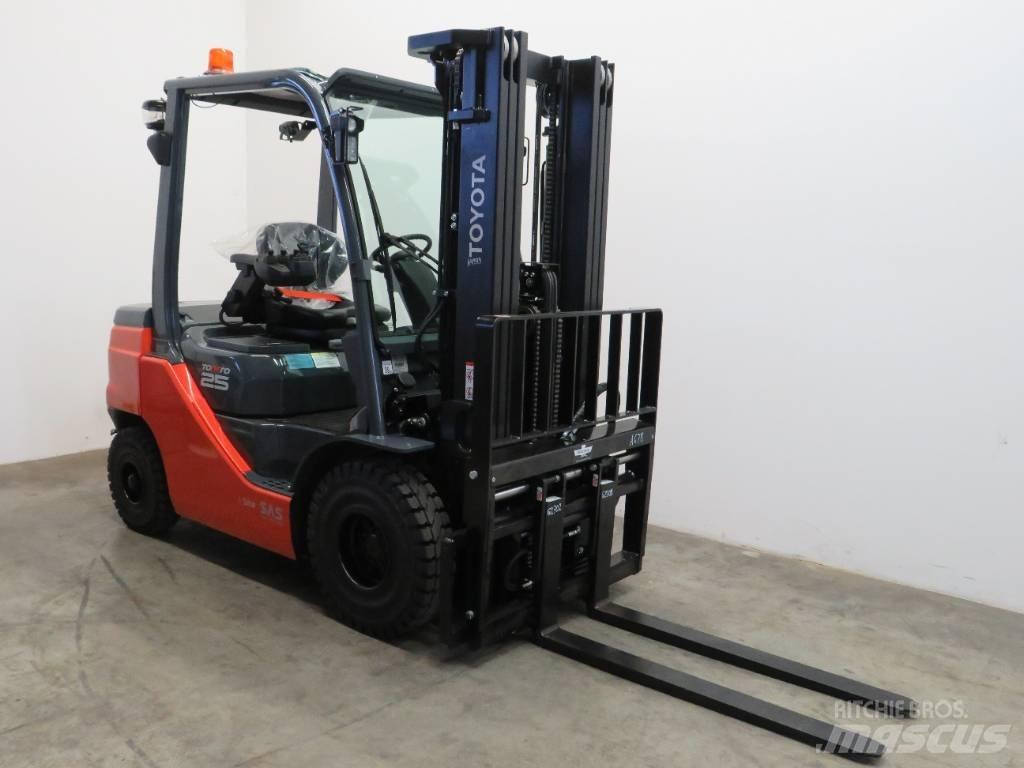 Toyota 8 FDF 25 Carretillas diesel