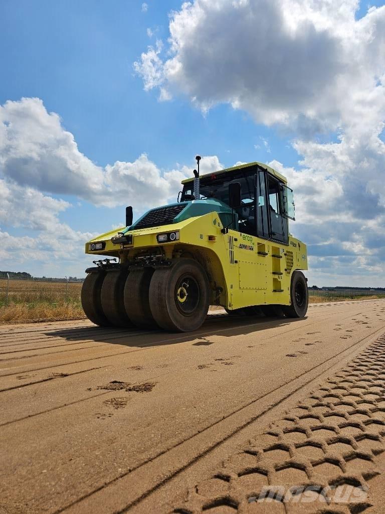 Ammann ART 240 Rodillos sobre neumáticos