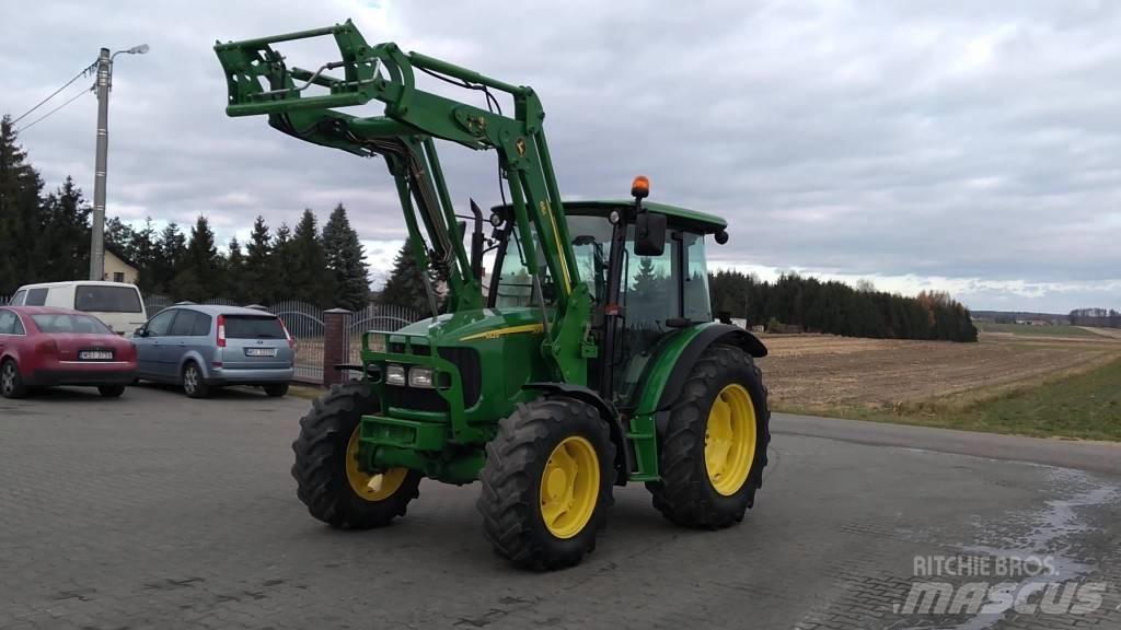 John Deere 5820 Tractores