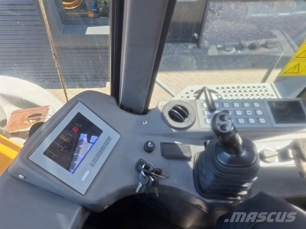 Liebherr L580 Cargadoras sobre ruedas