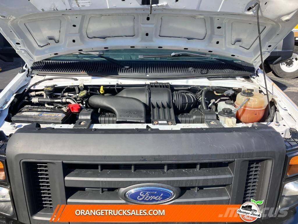 Ford E 350 SD Camiones caja cerrada