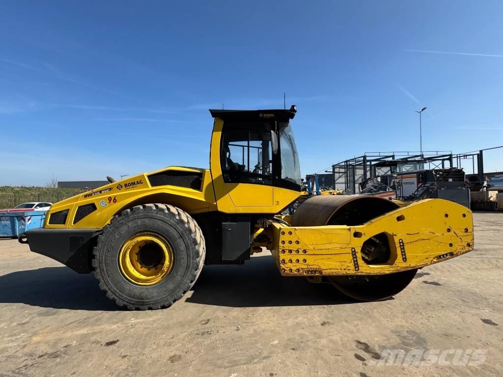 Bomag BW 226 BVC-5 Rodillos de un solo tambor