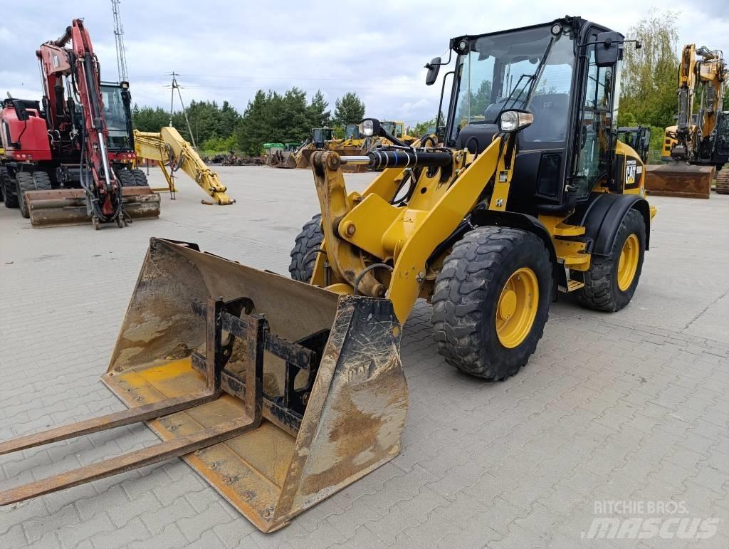 CAT 908M Cargadoras sobre ruedas