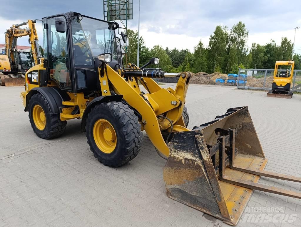 CAT 908M Cargadoras sobre ruedas