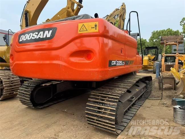 Doosan DX 225 LC Excavadoras de cadenas