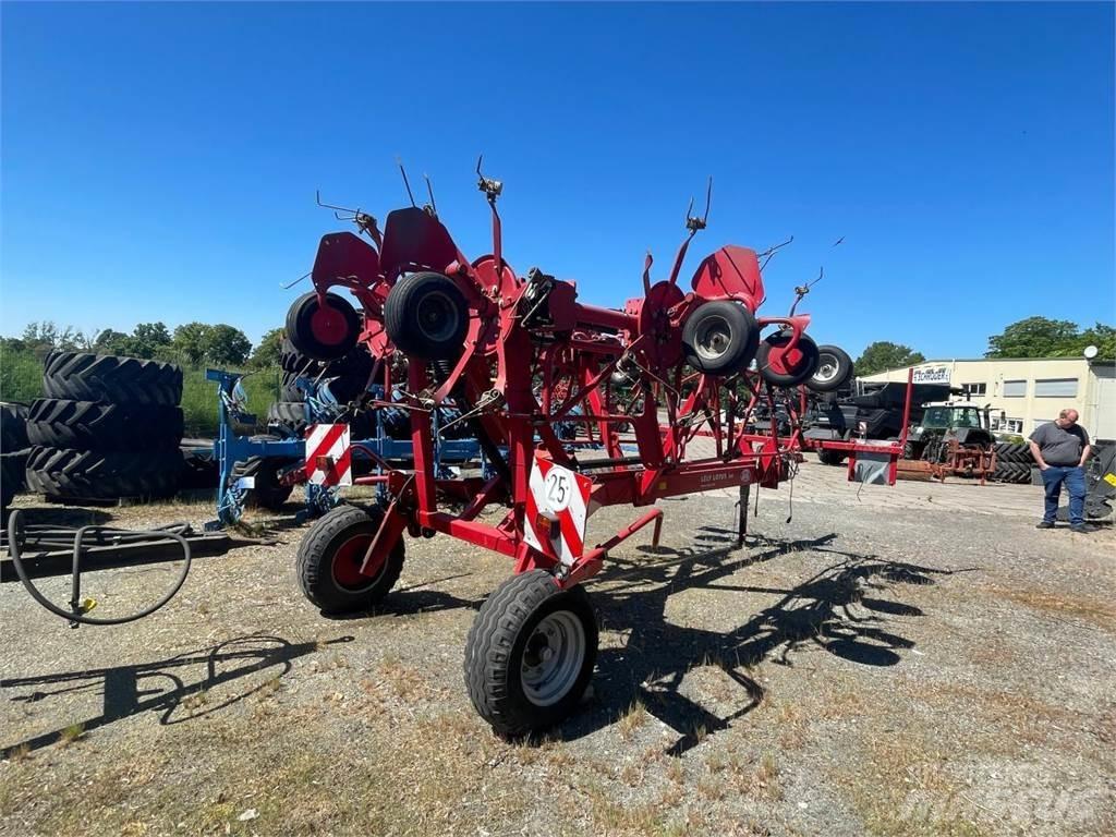 Lely Lotus 900 Rastrillos y henificadores