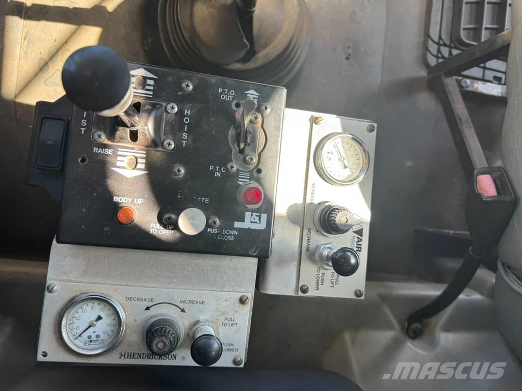 Mack GU813 Camiones bañeras basculantes o volquetes