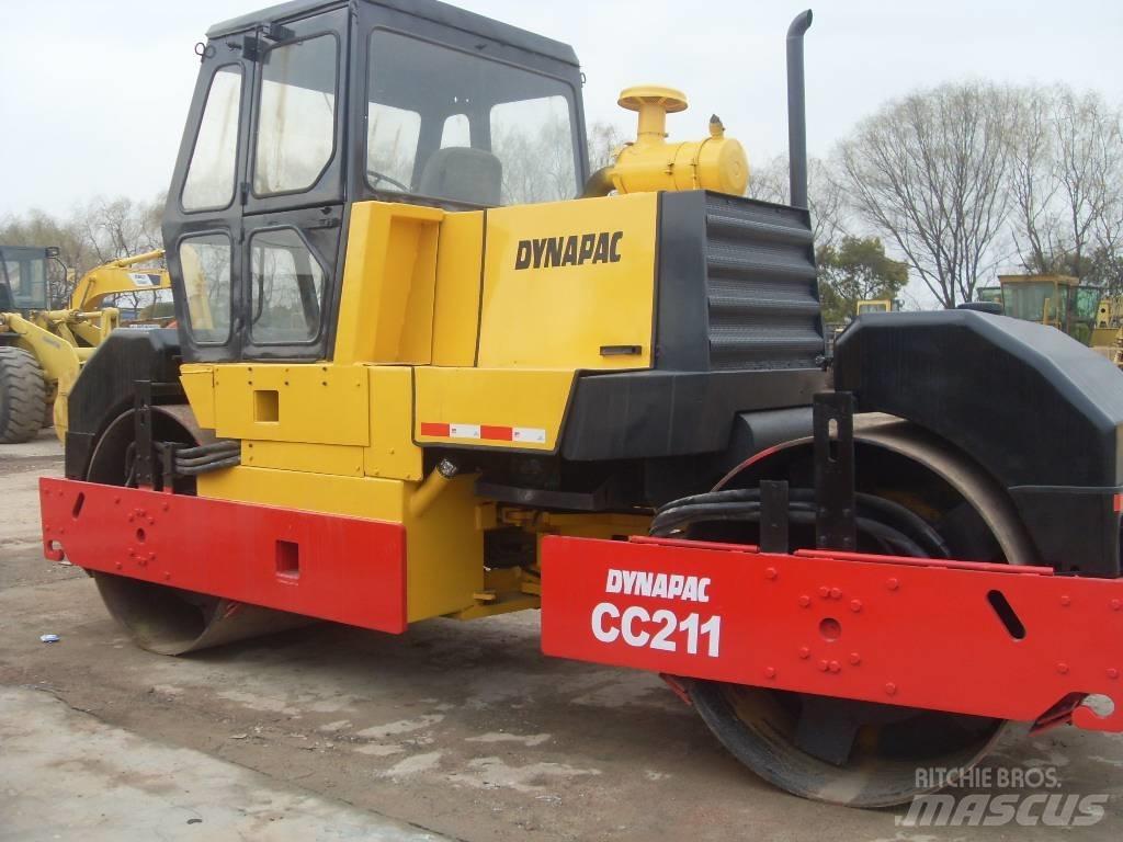Dynapac CC 211 Rodillos de doble tambor