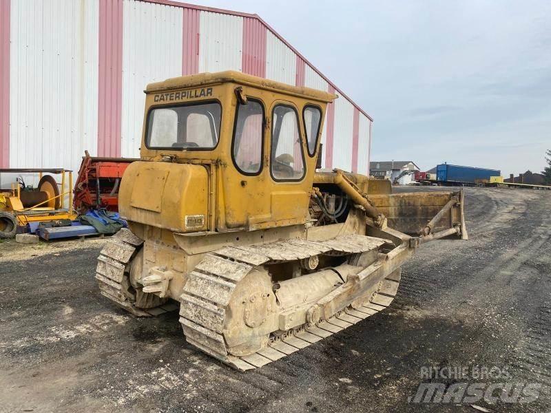 CAT D4D Buldozer sobre oruga