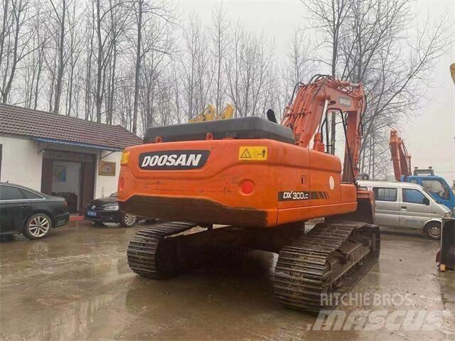 Doosan DX 300 Excavadoras de cadenas