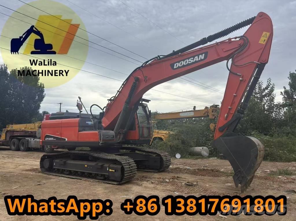 Doosan DX 225 LCA Excavadoras de cadenas