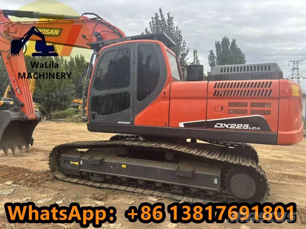 Doosan DX 225 LCA Excavadoras de cadenas