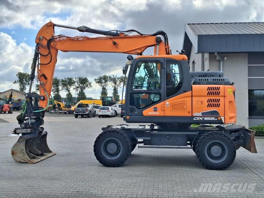 Doosan DX 165 W-5 Excavadoras de ruedas