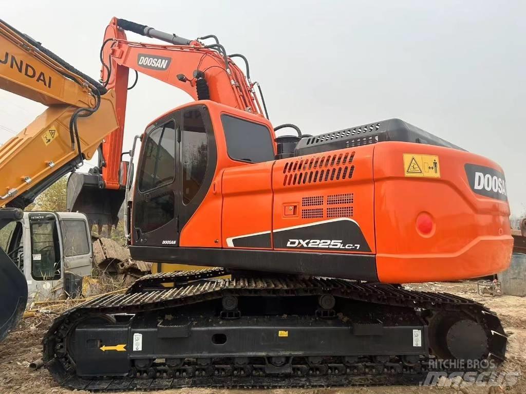 Doosan DX225LC-9C Excavadoras de cadenas