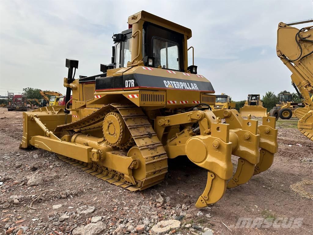 CAT D 7 R Buldozer sobre oruga