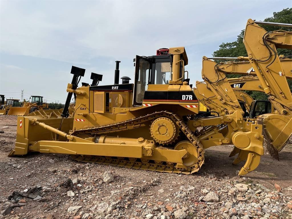 CAT D 7 R Buldozer sobre oruga