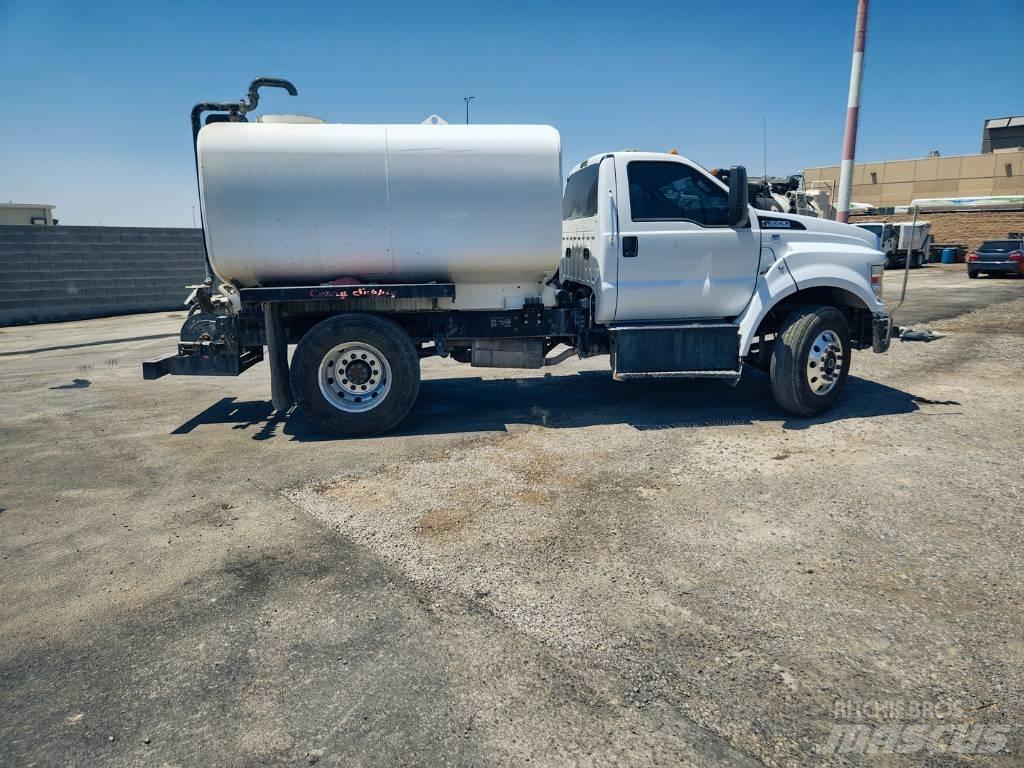 Ford F 650 SD Camiones cisterna