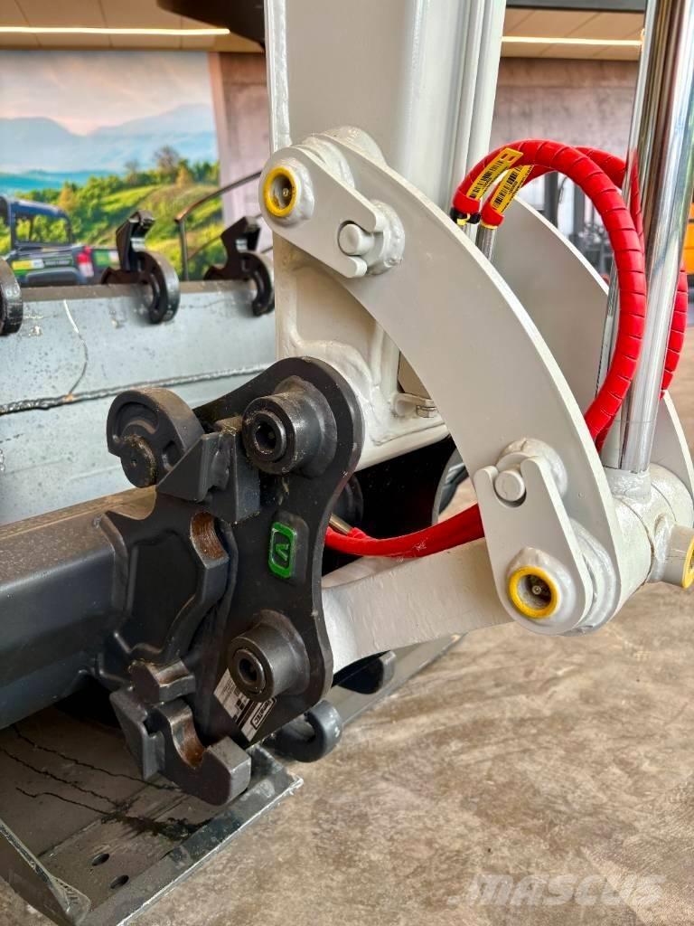 Takeuchi TB 225 Mini excavadoras < 7t