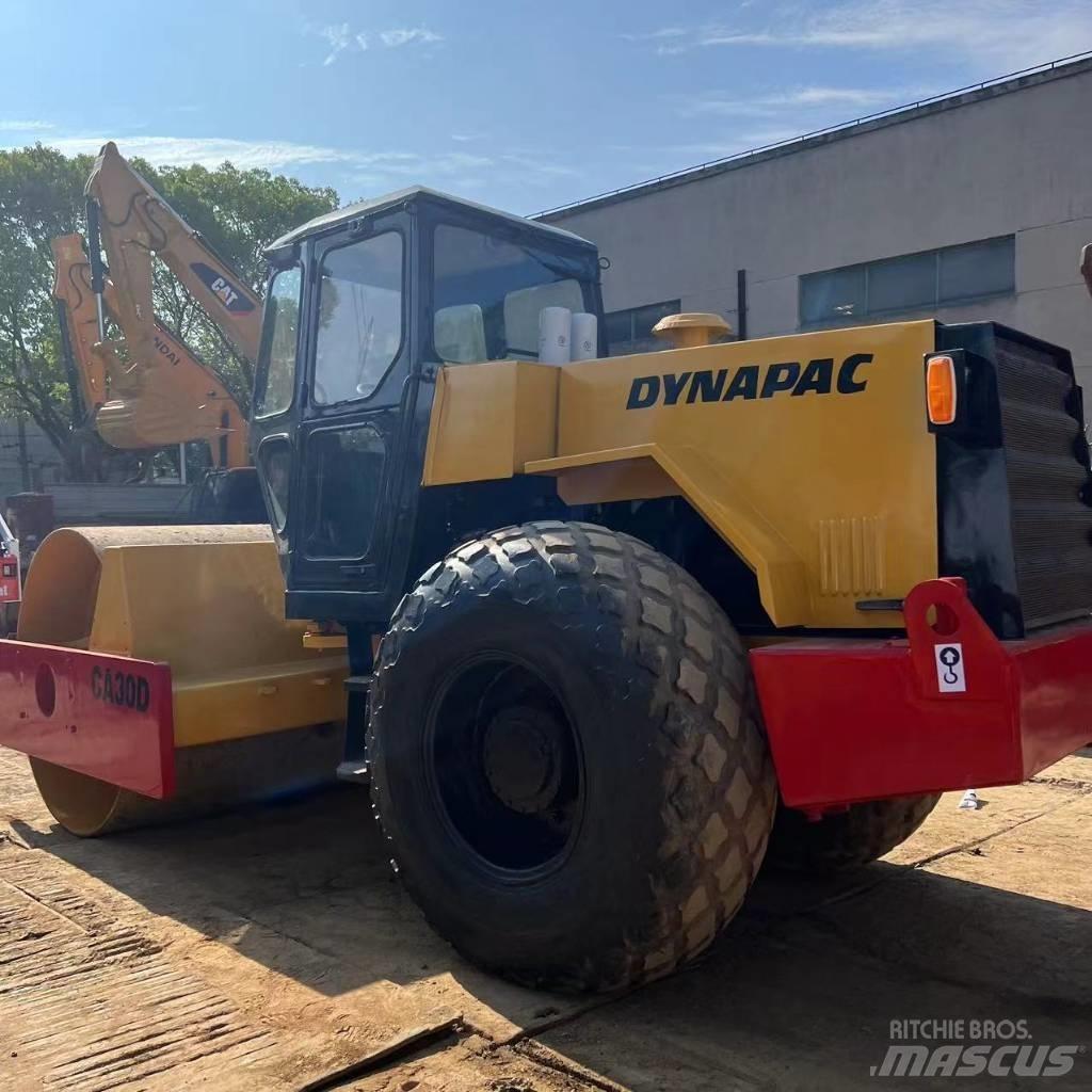 Dynapac CA 30 D Rodillos de un solo tambor